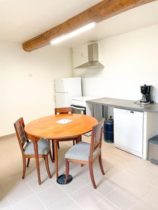 Maison De Campagne Paisible La Mesniere ภายนอก รูปภาพ