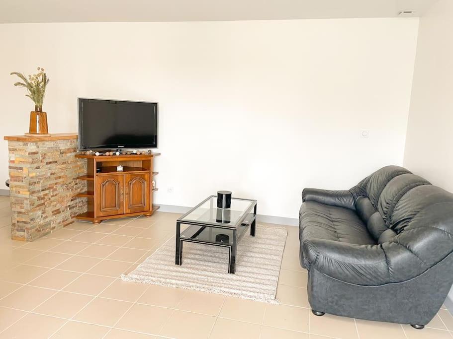 Maison De Campagne Paisible La Mesniere ภายนอก รูปภาพ